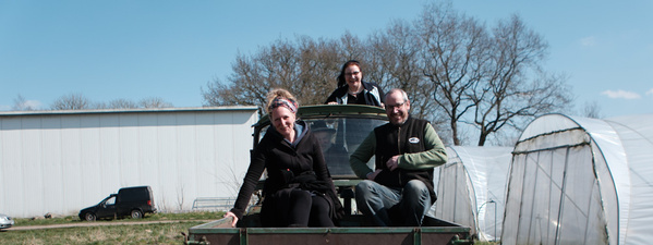 Rezeptbuch mit Zutaten