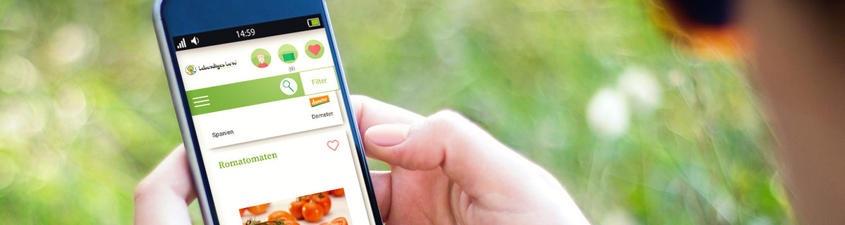 KI generiert: Ein Handy zeigt eine App mit dem Text "Romatomaten", im Hintergrund verschwommene grüne Natur.