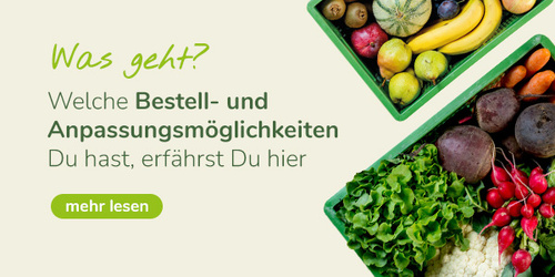 KI generiert: Zwei Kisten mit Obst und Gemüse; Text: "Was geht? Welche Bestell- und Anpassungsmöglichkeiten Du hast, erfährst Du hier mehr lesen".