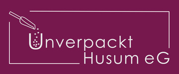 KI generiert: Das Bild zeigt ein Logo mit der Aufschrift "Unverpackt Husum eG" auf einem dunkelroten Hintergrund. Links neben dem Text ist ein stilisierter Behälter mit einem Messlöffel abgebildet.