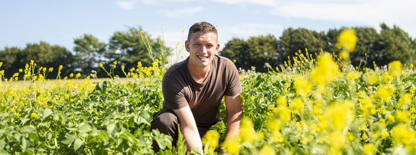 Per vom Hof Svensteen auf dem Feld