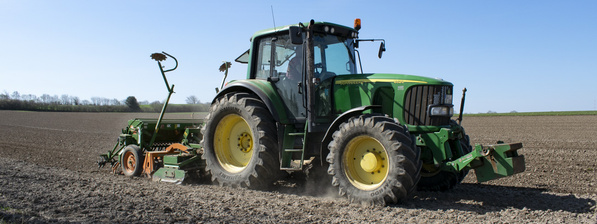Trecker auf Feld