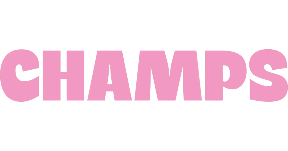 KI generiert: Das Bild zeigt das Wort "CHAMPS" in großen, rosa Buchstaben auf weißem Hintergrund. Der Hauptinhalt ist der Schriftzug selbst.