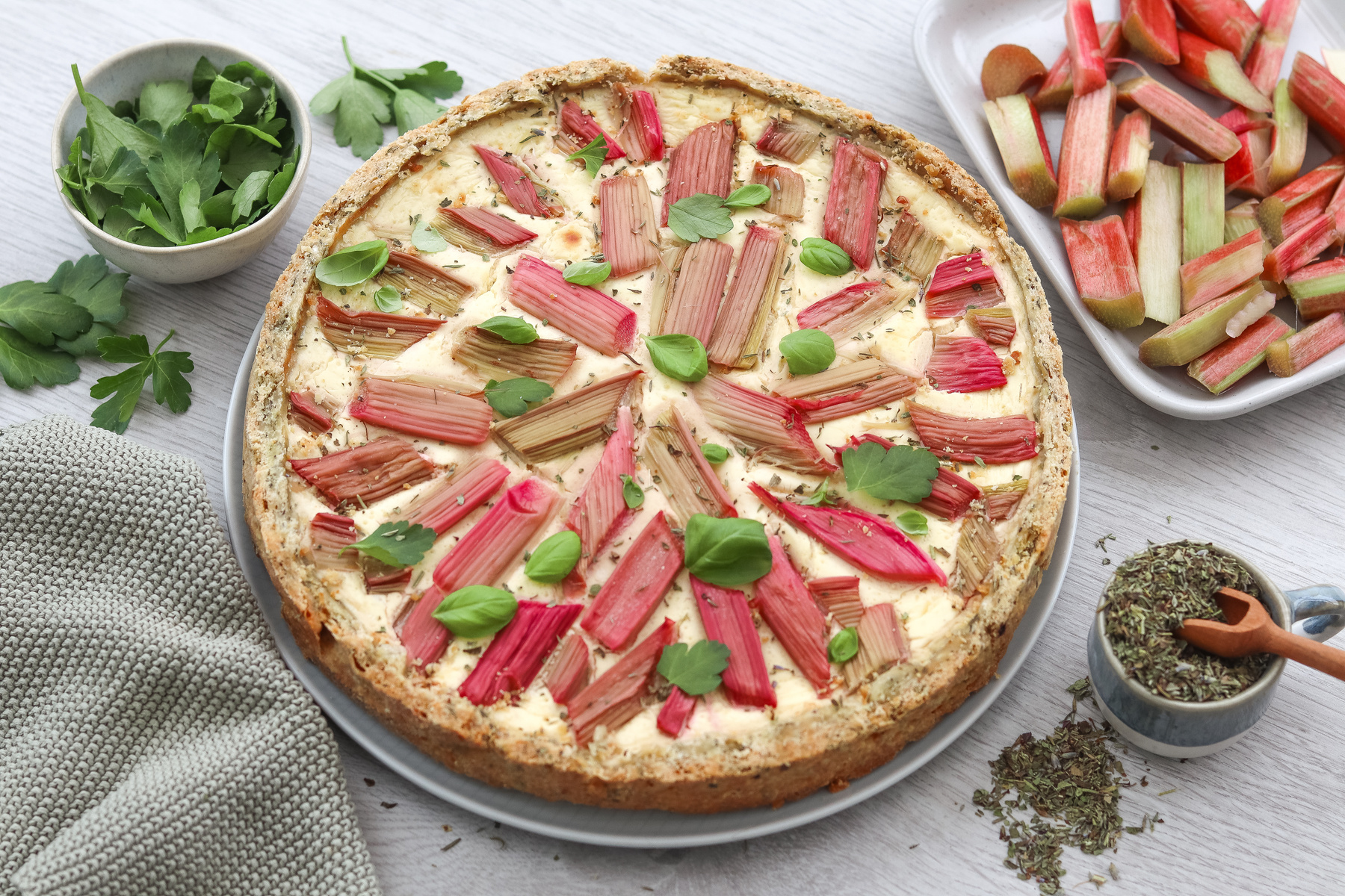 Rezeptbild für Herzhafter Rhabarber-Käsekuchen