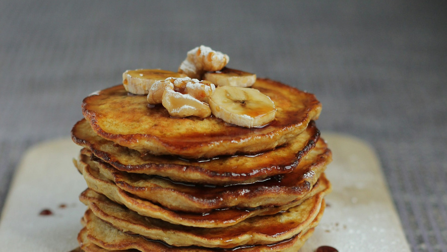 Rezeptbild für Bananen-Pancakes mit Birnenkompott
